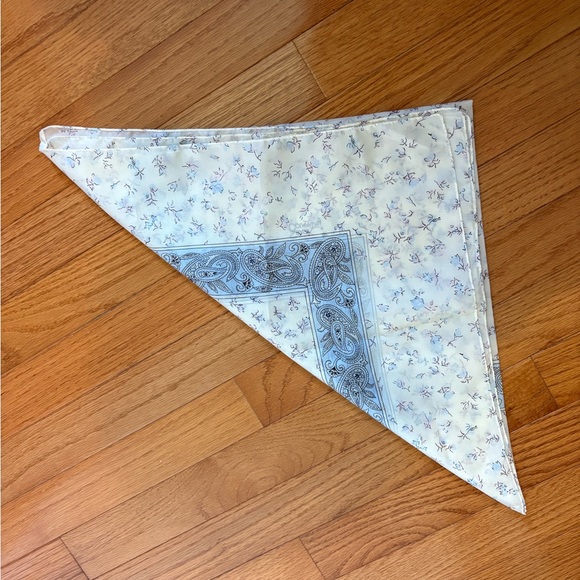 Sarah Coventry Cream and Pink Floral Scarf - Picture 6 of 9